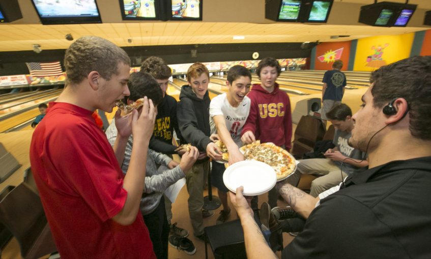 teen pizza party at valley center bowl